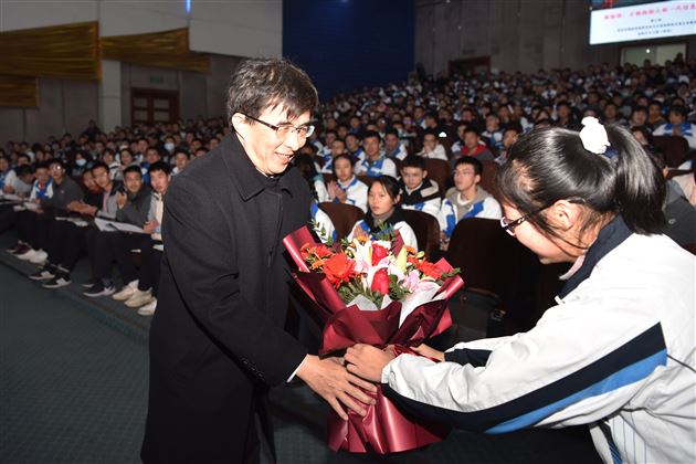 信息革命 万物相连——香港中文大学蔡小强教授于“棠外修身大讲堂”开讲