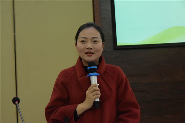 双线设置班级担当 三招成为重要他人——棠外初中部召开11月年级组长、班主任例会