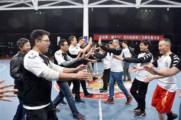 球场争霸 我是全明星——记棠外教职工篮球俱乐部全明星赛