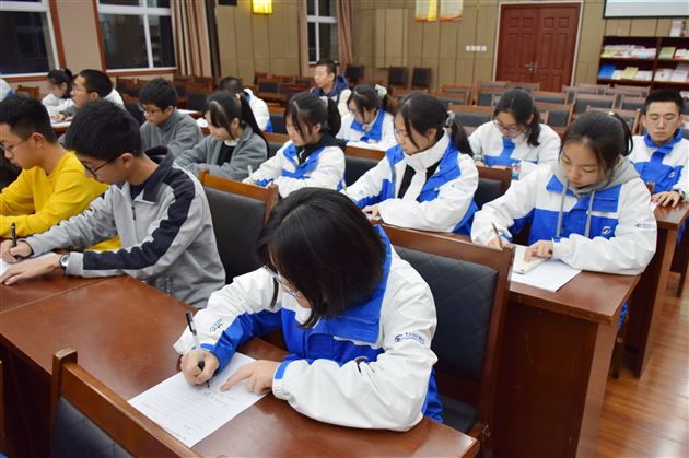 不忘初心,牢记使命,迎接时代挑战——棠外高中部第十七期学生团员第二次团校团课培训圆满举行