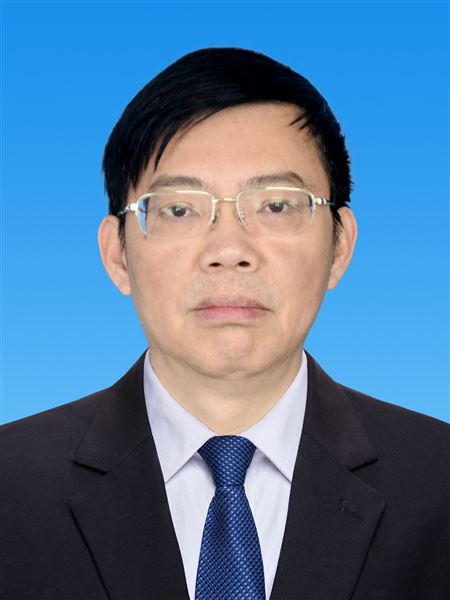 朱晓波,男,1963年3月生,1984年7月参加工作,2000年4月入党,本科学历,现任党委委员、副校长。