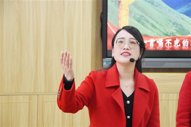 诵经典篇章 抒爱国情怀——记棠外附小语文组教师诗歌朗诵比赛