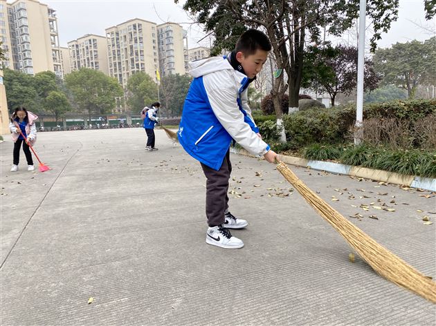 风雪中的环保卫士——记棠外初2020级12班社会实践活动