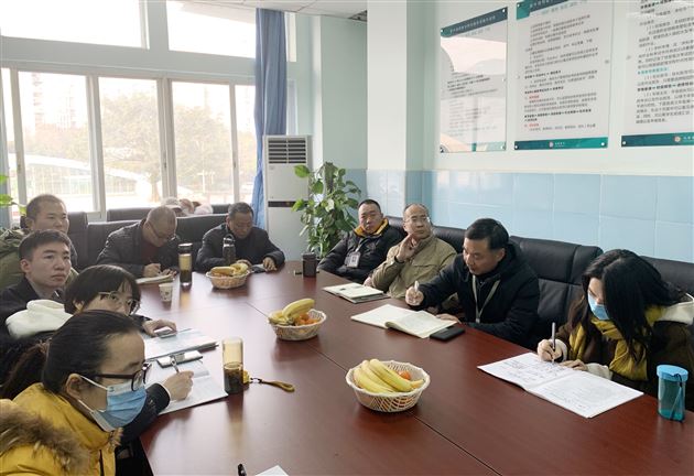 省市专家来我校指导初高中思政课一体化教学研讨活动