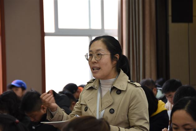 提升思维品质,促进和谐教育——记棠外附小开学前教师培训