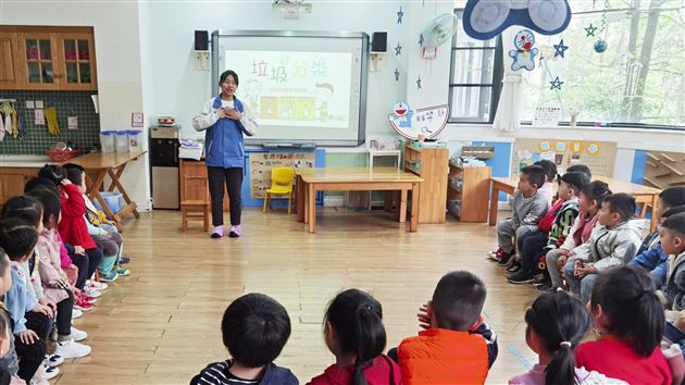 垃圾分类从小做起 志愿服务在行动——记校团委“学雷锋月”志愿服务系列活动