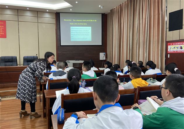 回归原点 探究主题——双流区英语教研活动在棠外举行