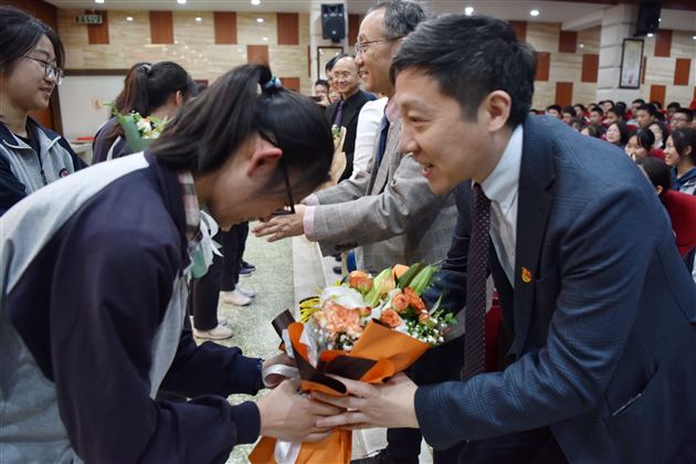 敬畏生命 关注麻醉——记四川大学华西医院麻醉科普进棠外活动