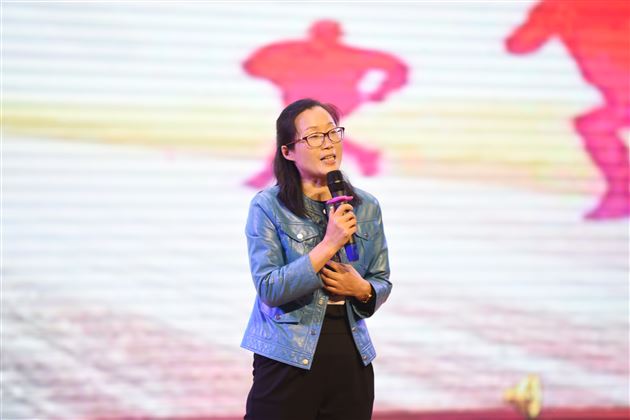 初三·14班的家长代表向学子们送上温馨的寄语