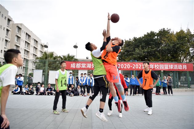 龙腾虎跃志气高 少年球场显英豪——记棠外初中校园篮球活动月