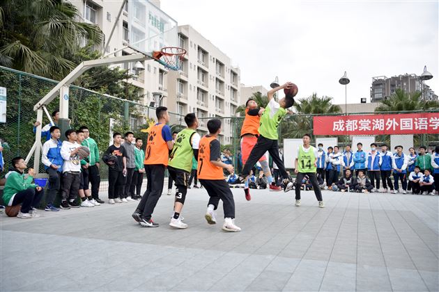 龙腾虎跃志气高 少年球场显英豪——记棠外初中校园篮球活动月