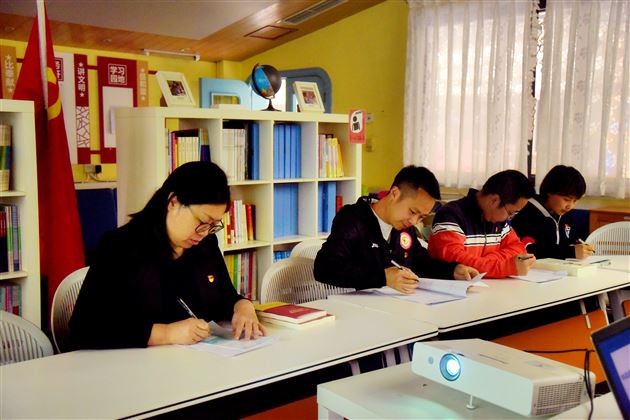 凝心聚力学党史 砥砺前行强党性——中共成都棠湖外国语学校幼儿园直属委员会开展党史学习教育