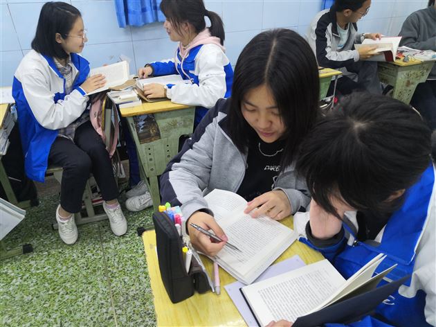 建党百年成就辉煌 读书树人筑基未来——记棠外高2019级语文组“心域阅读”活动