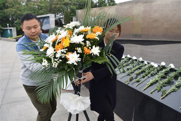 学党史,强信念,祭英烈,承意志——棠外校团委开展青年教师主题团日活动