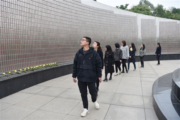 学党史,强信念,祭英烈,承意志——棠外校团委开展青年教师主题团日活动
