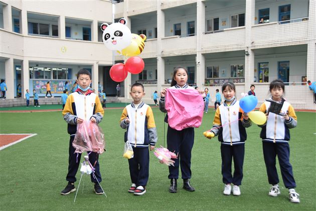 以卵击石并非异想天开——棠外附小举行第三届“鸡蛋撞地球”科技体验活动