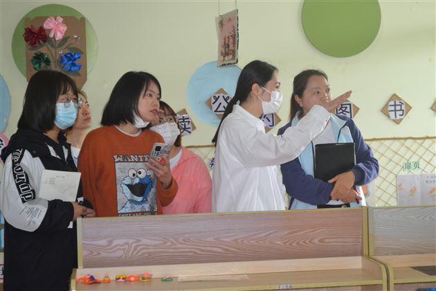 结对帮扶 传递爱心——中共成都棠湖外国语学校幼儿园直属支部委员会开展结对帮扶活动