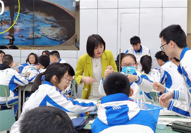 喜报!棠外刘丹老师荣获成都市2021年高中化学教学优质课展评第一名