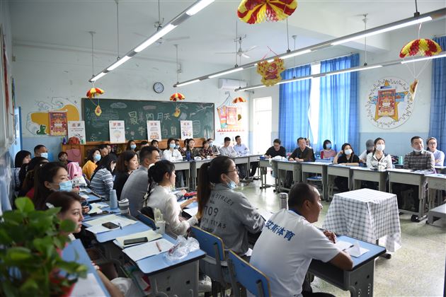 家长进课堂 携手助成长——记棠外附小2020级家长开放日活动