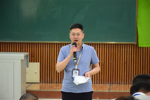 砺志追长梦 厚德纵轻舟——高中李治君、张泽刚班主任名师工作坊班级德育创新励志演讲活动