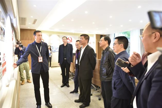 国家教育部教育发展中心主任陈子季视察学校党建工作
