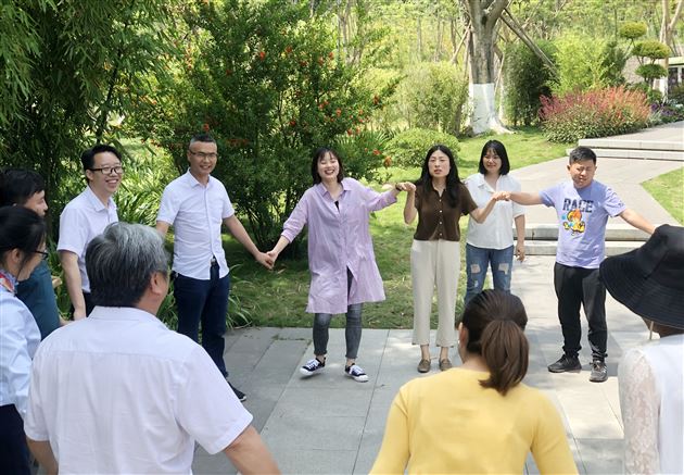 从“心”开始,做美丽幸福的班妈妈——记棠外初2019级班主任心理团辅活动