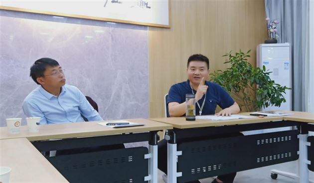 沉下身段 扎根课堂——成都市刘勇名师工作室五月主题活动