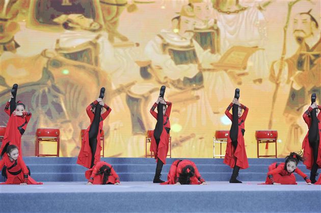 童心点亮未来,献礼建党百年——棠外附小隆重举行庆祝中国共产党成立一百周年暨2020至2021学年度综合素质展示活动