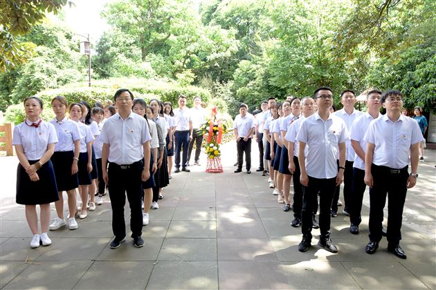 学习党史忆初心,砥砺前行创名校——记棠外初中党总支第一、三支部开展党建主题拓展活动