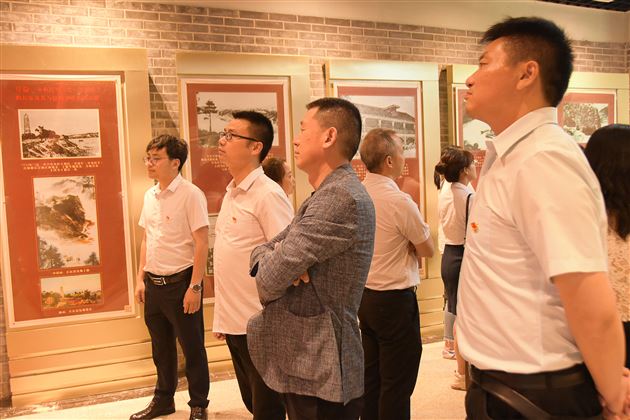 学习党史忆初心,砥砺前行创名校——记棠外初中党总支第一、三支部开展党建主题拓展活动