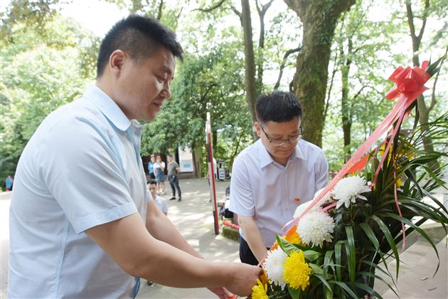 学习党史忆初心,砥砺前行创名校——记棠外初中党总支第一、三支部开展党建主题拓展活动