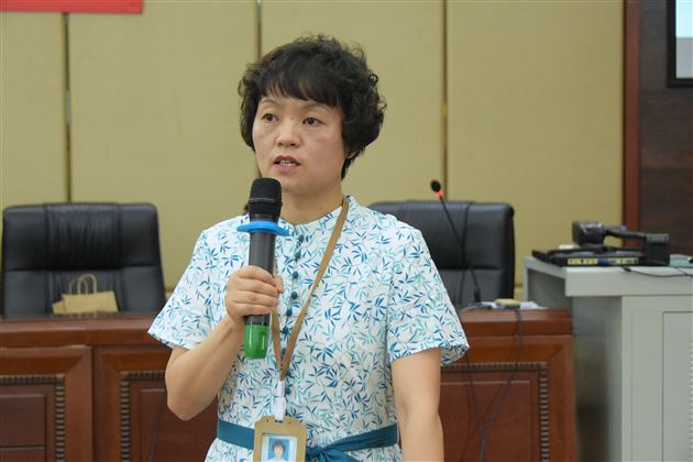 棠外初中后备班主任周菡为小初衔接上修身班会示范课