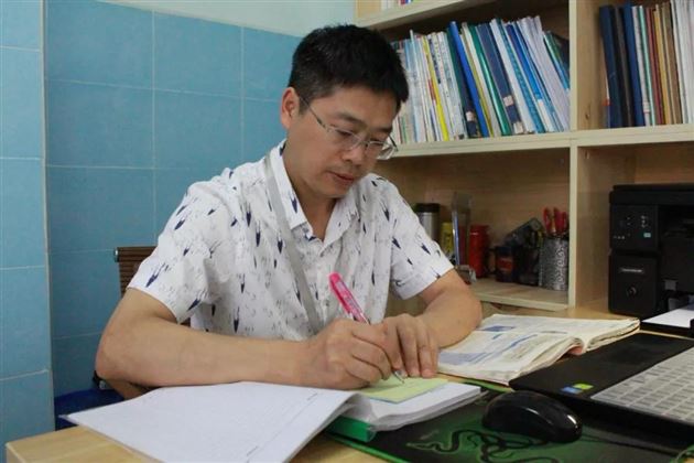 喜报:棠外张泽刚老师被评为“建功航都最美奋斗者”