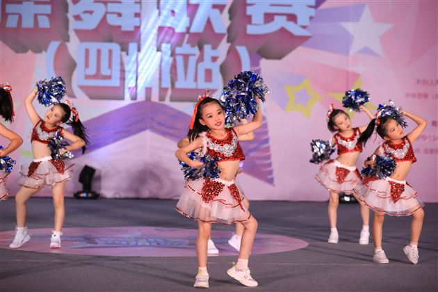 这群孩子不得了,四个一等奖、两个二等奖——棠外实验幼儿园在“2021全国运动训练竞赛联盟操舞联赛”中喜获佳绩