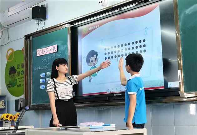 两校携手促发展 真诚交流促提升