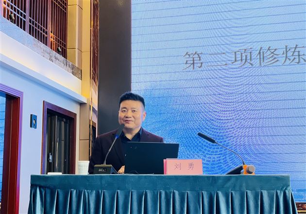 棠外教师刘勇参加2021年教育部三科统编教材巡讲活动