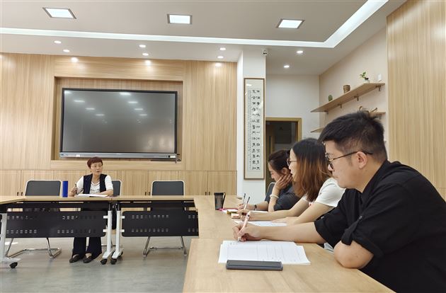 学思践悟 砥砺前行——记棠外附小班主任杨梅工作室活动