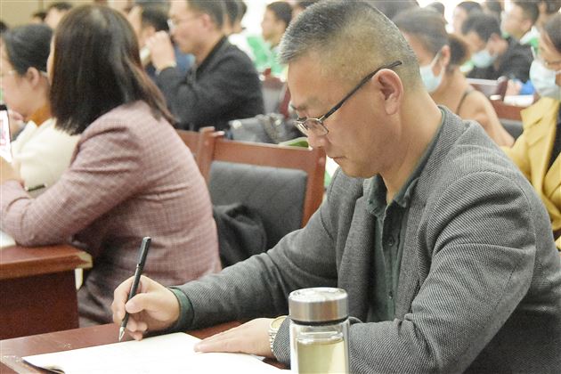 听说读写 样样精通——双流区八年级英语教研在棠外举行