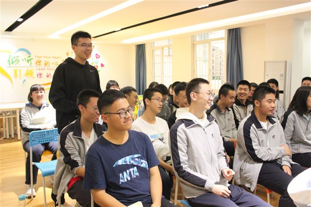 “校友分享会”之“我为什么选择生物学?”——棠外开展学科渗透生涯规划系列活动