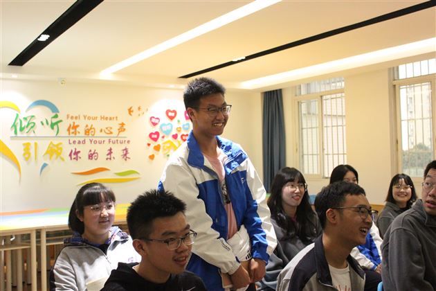 “校友分享会”之“我为什么选择生物学?”——棠外开展学科渗透生涯规划系列活动