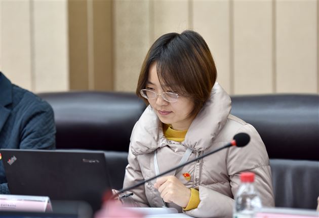 棠外党委委员、校团委书记张莉参加思政课省级课题开题会