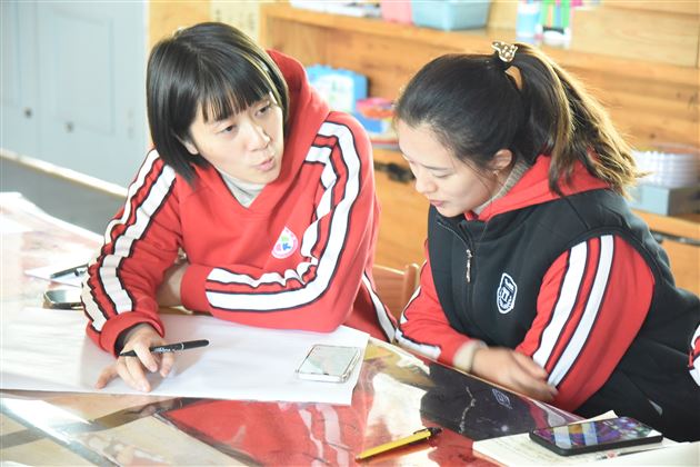 课题引领,以研促教——棠外实验幼儿园开展课题研讨活动