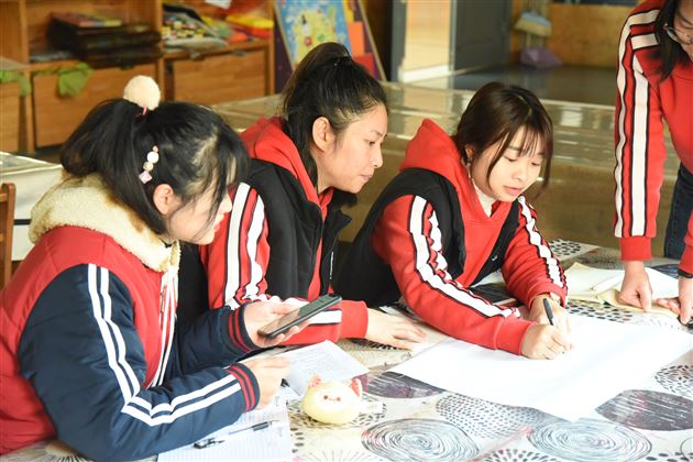 课题引领,以研促教——棠外实验幼儿园开展课题研讨活动