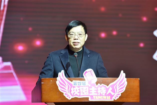 棠外副校长朱晓波致辞