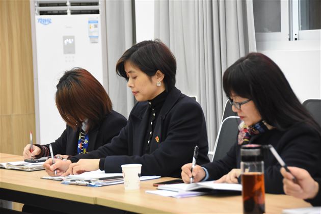 学校党委督导小学党总支工作