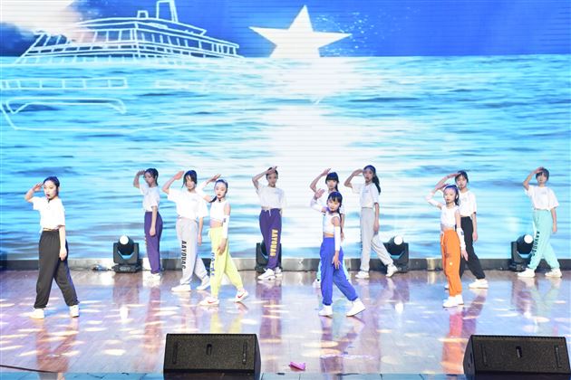 成都棠湖外国语学校2021年校园艺术节展演暨2022年新年文艺联欢晚会隆重举行