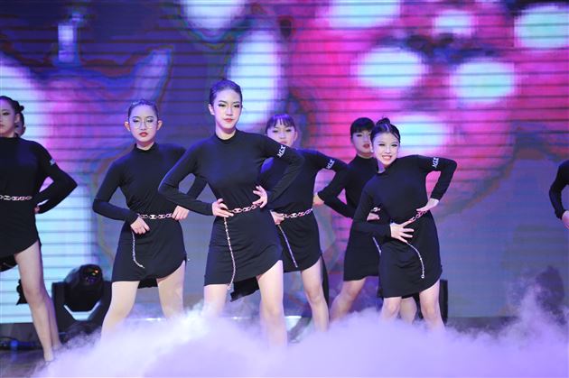 成都棠湖外国语学校2021年校园艺术节展演暨2022年新年文艺联欢晚会隆重举行