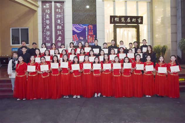 五育并举推进“双减” 六会一长全面育人——棠外成功举办第八届校园文化艺术节书画展