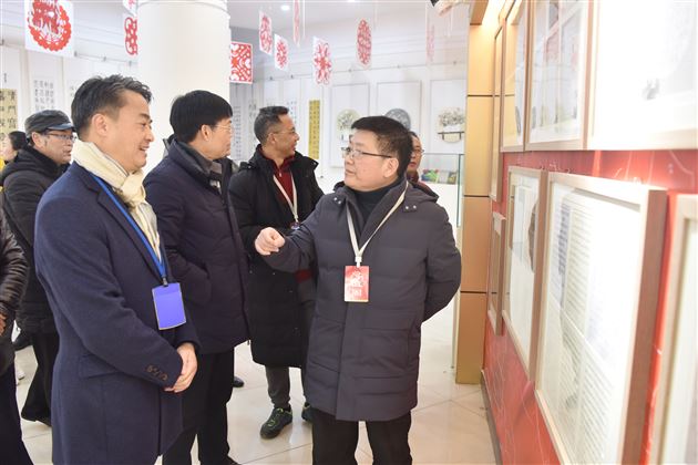 五育并举推进“双减” 六会一长全面育人——棠外成功举办第八届校园文化艺术节书画展