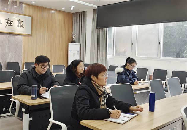 凝心聚力 互助共进——记棠外附小班主任杨梅工作室活动